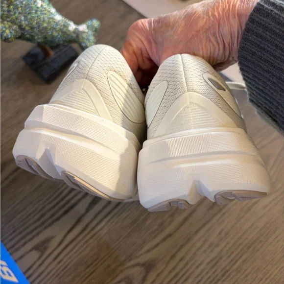 Brooks Ghost Max 3 - Picture 3 of 5